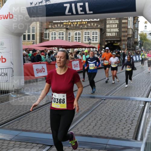 05.10.2025 - 20. swb-Marathon Bremen Yannick Fuchs http://msf.ph/oto/9239620 05.10.2025 11:08:04 Ziel 8123, 9212, 10135, 10365, 10366, 10706, 10782, 10783, 11677 meine-sportfotos.de
