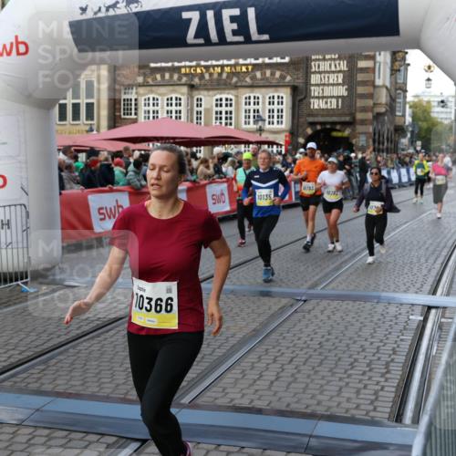 05.10.2025 - 20. swb-Marathon Bremen Yannick Fuchs http://msf.ph/oto/9239629 05.10.2025 11:08:04 Ziel 8123, 9212, 10135, 10365, 10366, 10706, 10782, 10783, 11677 meine-sportfotos.de