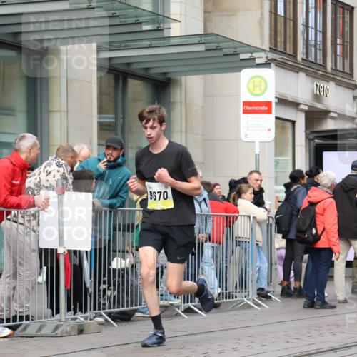 05.10.2025 - 20. swb-Marathon Bremen Strokosch-Dieckow http://msf.ph/oto/9239639 05.10.2025 10:47:03 Ziel 9244, 9339, 9411, 9428, 9670, 9711, 9924, 10319, 10637, 10667, 10951, 11498, 11705, 11742, 9244, 9339, 9411, 9428, 9670, 9711, 9924, 10319, 10637, 10667, 10951, 11498, 11705, 11742 meine-sportfotos.de