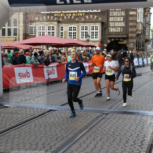 05.10.2025 - 20. swb-Marathon Bremen Yannick Fuchs http://msf.ph/oto/9239641 05.10.2025 11:08:04 Ziel 8123, 9212, 10135, 10365, 10366, 10706, 10782, 10783, 11677 meine-sportfotos.de