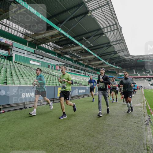 05.10.2025 - 20. swb-Marathon Bremen Michael Burmester http://msf.ph/oto/9239671 05.10.2025 13:04:18 Laufen im Stadion 100, 360, 414, 421, 470, 490, 592, 607, 898, 1012, 1019, 1080, 1084, 1336, 1413, 1468, 1478, 1695, 1852, 1914, 1975, 1997, 2016, 2086, 2333, 2567, 2617, 2664, 2989, 3037, 3072, 3346, 3433, 3483, 3485, 3658, 3901, 4001, 4005, 4053, 4087, 4243, 4244, 4335, 4453, 4462, 4501, 4524, 4528, 4627, 4637, 4638, 4651, 4757, 4793, 4803, 4840, 4858, 4928, 5043, 5082, 5137, 5162, 5212, 5236, 5247, 5343, 5446, 5464, 5489, 5832, 5966, 5969, 6011, 6145, 6287, 6414, 6447, 6529, 6584, 6635, 396 meine-sportfotos.de