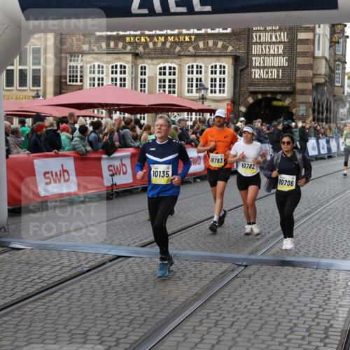 05.10.2025 - 20. swb-Marathon Bremen Yannick Fuchs http://msf.ph/oto/9239674 05.10.2025 11:08:04 Ziel 8123, 9212, 10135, 10365, 10366, 10706, 10782, 10783, 11677 meine-sportfotos.de