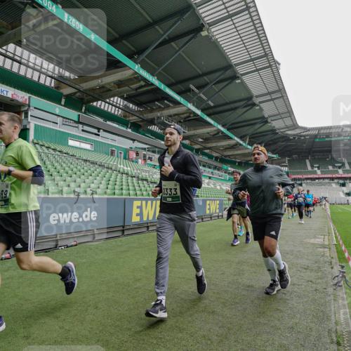 05.10.2025 - 20. swb-Marathon Bremen Michael Burmester http://msf.ph/oto/9239679 05.10.2025 13:04:18 Laufen im Stadion 100, 360, 414, 421, 470, 490, 592, 607, 898, 1012, 1019, 1080, 1084, 1336, 1413, 1468, 1478, 1695, 1852, 1914, 1975, 1997, 2016, 2086, 2333, 2567, 2617, 2664, 2989, 3037, 3072, 3346, 3433, 3483, 3485, 3658, 3901, 4001, 4005, 4053, 4087, 4243, 4244, 4335, 4453, 4462, 4501, 4524, 4528, 4627, 4637, 4638, 4651, 4757, 4793, 4803, 4840, 4858, 4928, 5043, 5082, 5137, 5162, 5212, 5236, 5247, 5343, 5446, 5464, 5489, 5832, 5966, 5969, 6011, 6145, 6287, 6414, 6447, 6529, 6584, 6635, 396 meine-sportfotos.de