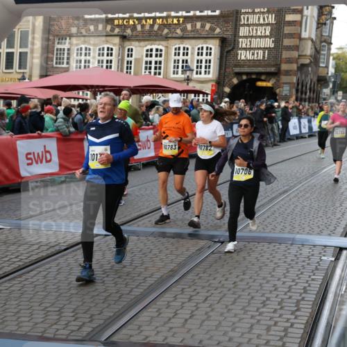 05.10.2025 - 20. swb-Marathon Bremen Yannick Fuchs http://msf.ph/oto/9239688 05.10.2025 11:08:05 Ziel 8123, 9212, 10135, 10365, 10366, 10706, 10782, 10783, 11677 meine-sportfotos.de
