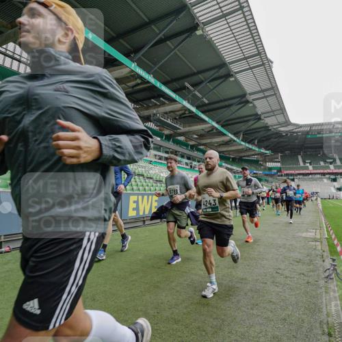 05.10.2025 - 20. swb-Marathon Bremen Michael Burmester http://msf.ph/oto/9239689 05.10.2025 13:04:19 Laufen im Stadion 100, 360, 414, 421, 470, 490, 592, 607, 898, 1012, 1019, 1080, 1084, 1336, 1413, 1468, 1478, 1695, 1852, 1914, 1975, 1997, 2016, 2086, 2333, 2567, 2617, 2664, 2989, 3037, 3072, 3346, 3433, 3483, 3485, 3658, 3901, 4001, 4005, 4053, 4087, 4243, 4244, 4335, 4453, 4462, 4501, 4524, 4528, 4627, 4637, 4638, 4651, 4757, 4793, 4803, 4840, 4858, 4928, 5043, 5082, 5137, 5162, 5212, 5236, 5247, 5343, 5446, 5464, 5489, 5832, 5966, 5969, 6011, 6145, 6287, 6414, 6529, 6584, 6635, 396 meine-sportfotos.de