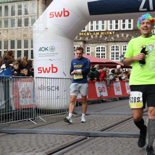 05.10.2025 - 20. swb-Marathon Bremen Yannick Fuchs http://msf.ph/oto/9239693 05.10.2025 10:39:46 Ziel 9289, 9671, 10525, 11418, 11474 meine-sportfotos.de