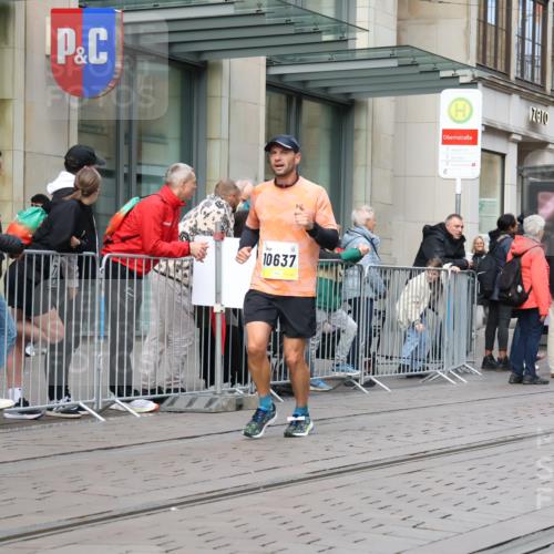 05.10.2025 - 20. swb-Marathon Bremen Strokosch-Dieckow http://msf.ph/oto/9239708 05.10.2025 10:47:05 Ziel 9244, 9339, 9411, 9428, 9670, 9711, 9924, 10073, 10319, 10637, 10667, 10850, 10875, 10947, 10951, 11498, 11705, 11742, 9244, 9339, 9411, 9428, 9670, 9711, 9924, 10073, 10319, 10637, 10667, 10850, 10875, 10947, 10951, 11498, 11705, 11742 meine-sportfotos.de