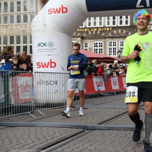 05.10.2025 - 20. swb-Marathon Bremen Yannick Fuchs http://msf.ph/oto/9239709 05.10.2025 10:39:46 Ziel 9289, 9671, 10525, 11418, 11474 meine-sportfotos.de