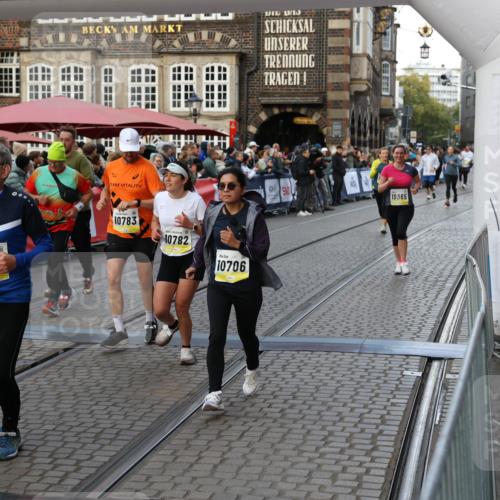 05.10.2025 - 20. swb-Marathon Bremen Yannick Fuchs http://msf.ph/oto/9239723 05.10.2025 11:08:06 Ziel 8123, 9212, 10135, 10365, 10366, 10706, 10782, 10783, 11490, 11677 meine-sportfotos.de
