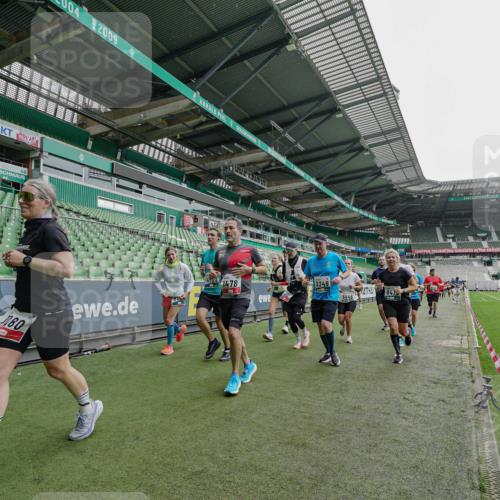 05.10.2025 - 20. swb-Marathon Bremen Michael Burmester http://msf.ph/oto/9239754 05.10.2025 13:04:24 Laufen im Stadion 100, 360, 414, 421, 470, 490, 592, 607, 898, 1012, 1019, 1080, 1084, 1413, 1468, 1478, 1695, 1852, 1914, 1975, 1997, 2086, 2333, 2399, 2617, 2664, 2901, 2989, 3037, 3072, 3346, 3433, 3483, 3485, 3658, 3901, 4001, 4005, 4053, 4087, 4243, 4244, 4335, 4453, 4462, 4501, 4524, 4528, 4627, 4637, 4638, 4651, 4757, 4793, 4803, 4838, 4840, 4858, 4928, 5043, 5082, 5137, 5162, 5212, 5236, 5247, 5343, 5446, 5464, 5489, 5832, 5969, 6011, 6145, 6287, 6529, 6584, 6635, 1336 meine-sportfotos.de