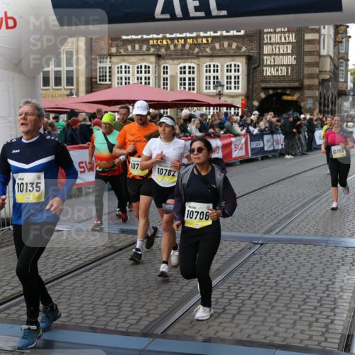 05.10.2025 - 20. swb-Marathon Bremen Yannick Fuchs http://msf.ph/oto/9239765 05.10.2025 11:08:06 Ziel 8123, 9212, 10135, 10365, 10366, 10706, 10782, 10783, 11490, 11677 meine-sportfotos.de