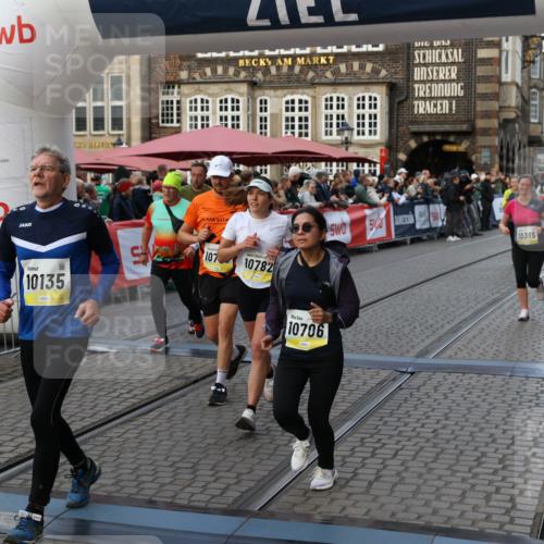 05.10.2025 - 20. swb-Marathon Bremen Yannick Fuchs http://msf.ph/oto/9239776 05.10.2025 11:08:06 Ziel 8123, 9212, 10135, 10365, 10366, 10706, 10782, 10783, 11490, 11677 meine-sportfotos.de