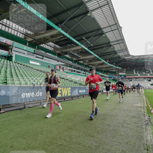 05.10.2025 - 20. swb-Marathon Bremen Michael Burmester http://msf.ph/oto/9239812 05.10.2025 13:04:28 Laufen im Stadion 100, 360, 414, 421, 470, 490, 592, 607, 898, 1012, 1019, 1080, 1084, 1413, 1468, 1478, 1695, 1834, 1852, 1914, 1975, 1997, 2086, 2333, 2399, 2617, 2664, 2901, 2989, 3072, 3346, 3433, 3483, 3485, 3658, 3901, 4001, 4005, 4053, 4087, 4243, 4244, 4335, 4453, 4462, 4501, 4524, 4627, 4634, 4637, 4638, 4651, 4671, 4757, 4793, 4803, 4838, 4840, 4858, 4928, 5043, 5082, 5137, 5212, 5236, 5247, 5343, 5446, 5464, 5832, 5969, 6011, 6287, 6529, 6584, 6635, 1336 meine-sportfotos.de
