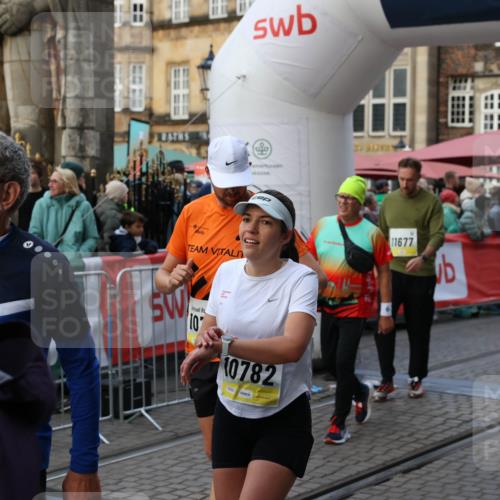 05.10.2025 - 20. swb-Marathon Bremen Yannick Fuchs http://msf.ph/oto/9239819 05.10.2025 11:08:08 Ziel 8123, 9212, 10135, 10365, 10366, 10706, 10782, 10783, 11490, 11677 meine-sportfotos.de