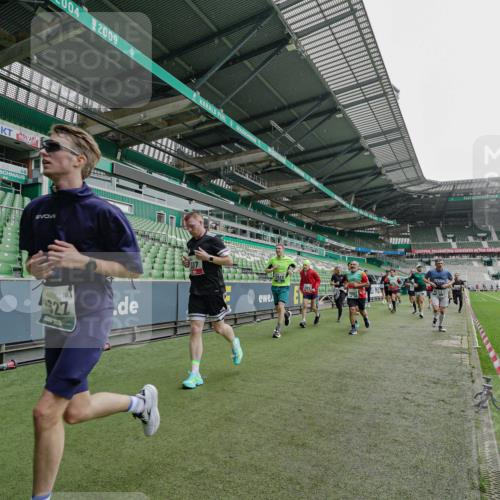 05.10.2025 - 20. swb-Marathon Bremen Michael Burmester http://msf.ph/oto/9239820 05.10.2025 13:04:31 Laufen im Stadion 100, 360, 414, 421, 470, 490, 592, 607, 898, 1012, 1019, 1061, 1080, 1084, 1413, 1468, 1478, 1695, 1834, 1852, 1914, 1975, 1997, 2009, 2086, 2333, 2399, 2617, 2664, 2901, 2989, 3072, 3346, 3433, 3483, 3485, 3561, 3658, 3901, 4001, 4005, 4053, 4087, 4187, 4243, 4244, 4335, 4453, 4462, 4501, 4524, 4627, 4634, 4637, 4638, 4651, 4671, 4757, 4793, 4803, 4838, 4840, 4858, 4928, 5043, 5082, 5137, 5212, 5247, 5343, 5446, 5464, 5832, 5969, 6011, 6287, 6584, 6635, 1336 meine-sportfotos.de