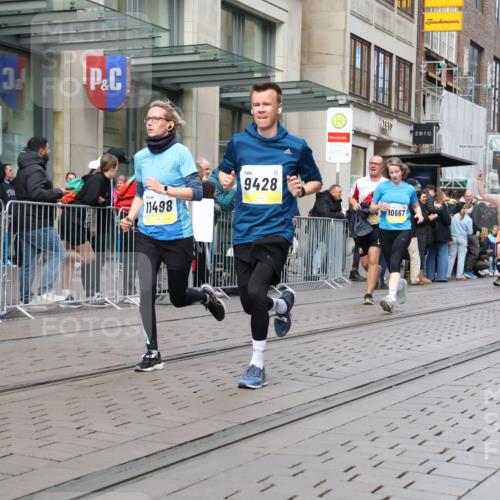 05.10.2025 - 20. swb-Marathon Bremen Strokosch-Dieckow http://msf.ph/oto/9239834 05.10.2025 10:47:09 Ziel 9244, 9339, 9377, 9428, 9670, 9924, 10073, 10319, 10637, 10667, 10676, 10850, 10875, 10947, 10951, 11330, 11409, 11498, 11705, 11708, 11742, 9244, 9339, 9377, 9428, 9670, 9924, 10073, 10319, 10637, 10667, 10676, 10850, 10875, 10947, 10951, 11330, 11409, 11498, 11705, 11708, 11742 meine-sportfotos.de
