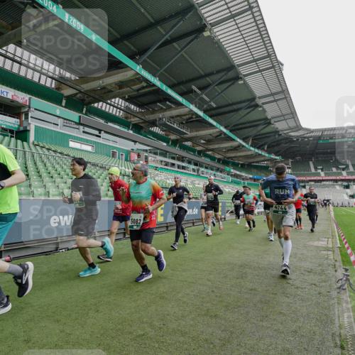 05.10.2025 - 20. swb-Marathon Bremen Michael Burmester http://msf.ph/oto/9239843 05.10.2025 13:04:33 Laufen im Stadion 100, 360, 414, 421, 470, 490, 592, 607, 898, 1012, 1019, 1061, 1080, 1084, 1413, 1468, 1478, 1695, 1834, 1852, 1914, 1975, 1997, 2009, 2086, 2333, 2399, 2536, 2617, 2664, 2802, 2901, 2989, 3072, 3346, 3413, 3433, 3483, 3485, 3561, 3658, 3901, 4001, 4005, 4053, 4087, 4187, 4241, 4243, 4244, 4335, 4501, 4524, 4627, 4634, 4637, 4638, 4651, 4671, 4757, 4793, 4803, 4838, 4840, 4858, 4928, 5043, 5082, 5137, 5212, 5247, 5343, 5446, 5464, 5832, 5969, 6011, 6287, 6584, 6635, 1336 meine-sportfotos.de