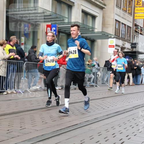 05.10.2025 - 20. swb-Marathon Bremen Strokosch-Dieckow http://msf.ph/oto/9239847 05.10.2025 10:47:10 Ziel 9244, 9339, 9377, 9428, 9670, 9924, 10073, 10319, 10637, 10667, 10676, 10850, 10875, 10947, 10951, 11330, 11409, 11498, 11705, 11708, 11742, 9244, 9339, 9377, 9428, 9670, 9924, 10073, 10319, 10637, 10667, 10676, 10850, 10875, 10947, 10951, 11330, 11409, 11498, 11705, 11708, 11742 meine-sportfotos.de