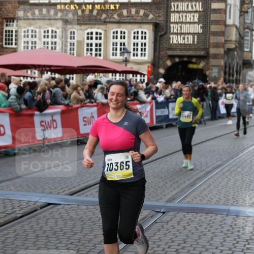 05.10.2025 - 20. swb-Marathon Bremen Yannick Fuchs http://msf.ph/oto/9239854 05.10.2025 11:08:08 Ziel 8123, 9212, 10135, 10365, 10366, 10706, 10782, 10783, 11490, 11677 meine-sportfotos.de