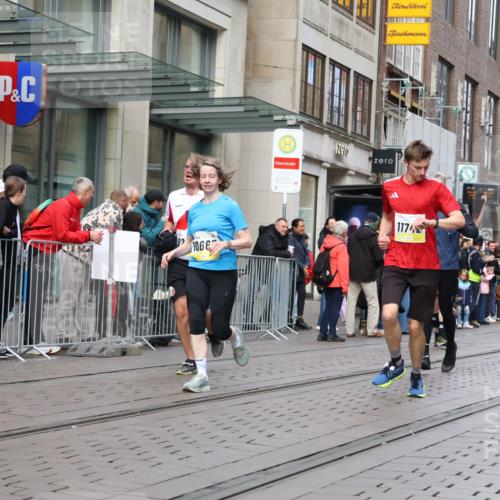05.10.2025 - 20. swb-Marathon Bremen Strokosch-Dieckow http://msf.ph/oto/9239870 05.10.2025 10:47:10 Ziel 9244, 9339, 9377, 9428, 9670, 9924, 10073, 10319, 10637, 10667, 10676, 10850, 10875, 10947, 10951, 11330, 11409, 11498, 11705, 11708, 11742, 9244, 9339, 9377, 9428, 9670, 9924, 10073, 10319, 10637, 10667, 10676, 10850, 10875, 10947, 10951, 11330, 11409, 11498, 11705, 11708, 11742 meine-sportfotos.de