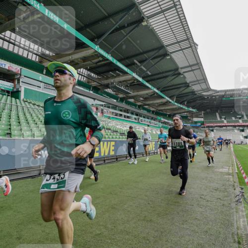 05.10.2025 - 20. swb-Marathon Bremen Michael Burmester http://msf.ph/oto/9239872 05.10.2025 13:04:35 Laufen im Stadion 100, 360, 414, 421, 470, 490, 607, 898, 1012, 1019, 1061, 1080, 1084, 1132, 1413, 1468, 1478, 1695, 1746, 1834, 1852, 1914, 1975, 1997, 2009, 2086, 2333, 2399, 2536, 2617, 2664, 2802, 2901, 2989, 3072, 3216, 3346, 3413, 3433, 3483, 3485, 3561, 3658, 3901, 4001, 4005, 4187, 4241, 4243, 4244, 4335, 4501, 4524, 4627, 4634, 4637, 4638, 4671, 4757, 4793, 4803, 4838, 4840, 4858, 4928, 5082, 5137, 5212, 5247, 5286, 5343, 5446, 5464, 5832, 5969, 6011, 6287, 6635, 1336 meine-sportfotos.de