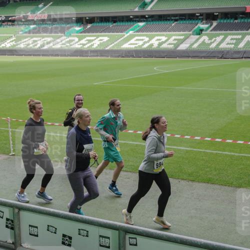 05.10.2025 - 20. swb-Marathon Bremen Michael Burmester http://msf.ph/oto/9239875 05.10.2025 10:34:22 Laufen im Stadion 5172, 7101, 7147, 7215, 9266, 9292, 9309, 9314, 9372, 9430, 9472, 9489, 9521, 9529, 9547, 9585, 9591, 9669, 9714, 9719, 9720, 9783, 9797, 9811, 9820, 9844, 9872, 9881, 9882, 9902, 9932, 9943, 9947, 10003, 10005, 10009, 10015, 10024, 10028, 10069, 10088, 10107, 10111, 10116, 10178, 10180, 10191, 10195, 10196, 10200, 10231, 10261, 10285, 10287, 10302, 10307, 10329, 10341, 10397, 10398, 10408, 10424, 10466, 10527, 10546, 10590, 10641, 10645, 10648, 10758, 7077 meine-sportfotos.de
