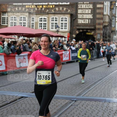 05.10.2025 - 20. swb-Marathon Bremen Yannick Fuchs http://msf.ph/oto/9239895 05.10.2025 11:08:08 Ziel 8123, 9212, 10135, 10365, 10366, 10706, 10782, 10783, 11490, 11677 meine-sportfotos.de