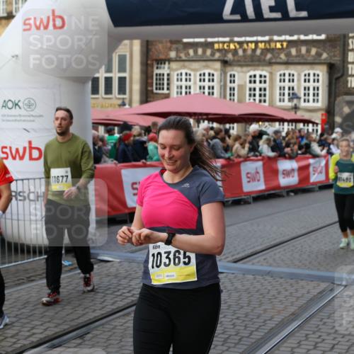 05.10.2025 - 20. swb-Marathon Bremen Yannick Fuchs http://msf.ph/oto/9239917 05.10.2025 11:08:09 Ziel 8123, 9212, 9557, 10135, 10365, 10366, 10706, 10782, 10783, 11490, 11677 meine-sportfotos.de