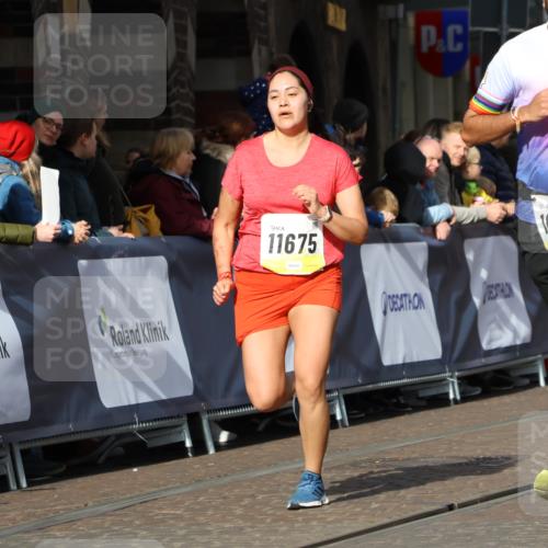 05.10.2025 - 20. swb-Marathon Bremen Strokosch-Dieckow http://msf.ph/oto/9239937 05.10.2025 10:56:49 Ziel 9188, 9669, 10105, 10145, 10397, 10845, 10924, 11274, 11426, 11675, 11734 meine-sportfotos.de