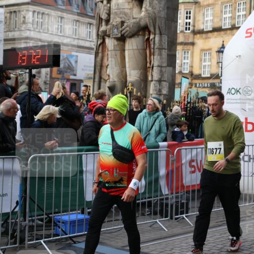 05.10.2025 - 20. swb-Marathon Bremen Yannick Fuchs http://msf.ph/oto/9239949 05.10.2025 11:08:10 Ziel 8123, 9557, 10135, 10365, 10706, 10782, 10783, 11490, 11677 meine-sportfotos.de
