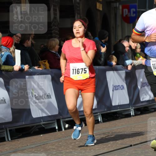 05.10.2025 - 20. swb-Marathon Bremen Strokosch-Dieckow http://msf.ph/oto/9239964 05.10.2025 10:56:49 Ziel 9188, 9669, 10105, 10145, 10397, 10845, 10924, 11274, 11426, 11675, 11734 meine-sportfotos.de