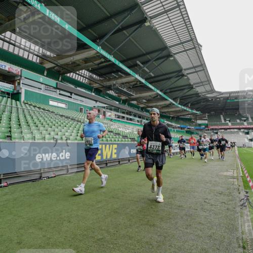 05.10.2025 - 20. swb-Marathon Bremen Michael Burmester http://msf.ph/oto/9239979 05.10.2025 13:04:43 Laufen im Stadion 100, 199, 360, 406, 421, 470, 490, 607, 712, 858, 1012, 1061, 1080, 1084, 1132, 1404, 1413, 1468, 1478, 1746, 1765, 1834, 1852, 1914, 1997, 2009, 2086, 2333, 2399, 2536, 2584, 2617, 2664, 2802, 2901, 2989, 3008, 3216, 3346, 3413, 3433, 3445, 3483, 3561, 3658, 3901, 4001, 4005, 4187, 4241, 4243, 4244, 4335, 4501, 4524, 4627, 4634, 4637, 4638, 4671, 4757, 4803, 4838, 4840, 4858, 4928, 5082, 5212, 5247, 5286, 5295, 5343, 5446, 5464, 5614, 5832, 5969, 6287, 1336 meine-sportfotos.de