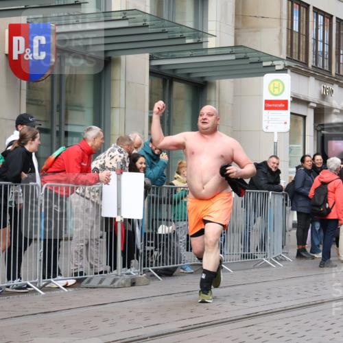 05.10.2025 - 20. swb-Marathon Bremen Strokosch-Dieckow http://msf.ph/oto/9239992 05.10.2025 10:47:13 Ziel 9244, 9339, 9377, 9428, 9670, 9924, 10062, 10073, 10319, 10637, 10667, 10676, 10850, 10875, 10947, 10951, 11244, 11330, 11409, 11498, 11705, 11708, 11742, 9244, 9339, 9377, 9428, 9670, 9924, 10062, 10073, 10319, 10637, 10667, 10676, 10850, 10875, 10947, 10951, 11244, 11330, 11409, 11498, 11705, 11708, 11742 meine-sportfotos.de