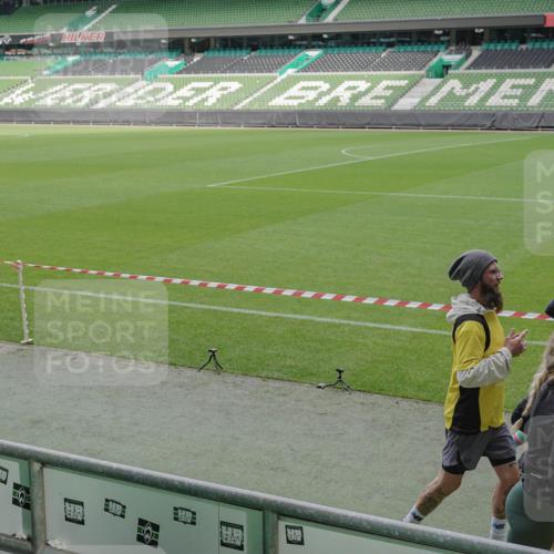 05.10.2025 - 20. swb-Marathon Bremen Michael Burmester http://msf.ph/oto/9239999 05.10.2025 10:34:26 Laufen im Stadion 5172, 7101, 7147, 7215, 9266, 9292, 9309, 9314, 9372, 9430, 9472, 9489, 9521, 9529, 9547, 9585, 9591, 9669, 9714, 9719, 9720, 9766, 9783, 9797, 9820, 9844, 9847, 9872, 9881, 9882, 9902, 9932, 9943, 9947, 9952, 10003, 10005, 10009, 10015, 10024, 10028, 10069, 10080, 10088, 10107, 10111, 10116, 10178, 10191, 10195, 10196, 10200, 10231, 10261, 10285, 10287, 10302, 10307, 10329, 10341, 10397, 10398, 10408, 10424, 10466, 10527, 10590, 10641, 10645, 10648, 10758 meine-sportfotos.de