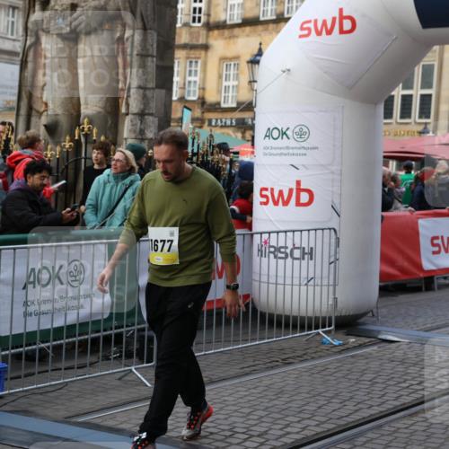 05.10.2025 - 20. swb-Marathon Bremen Yannick Fuchs http://msf.ph/oto/9240004 05.10.2025 11:08:11 Ziel 8123, 9557, 10365, 10706, 10782, 10783, 11490, 11677 meine-sportfotos.de