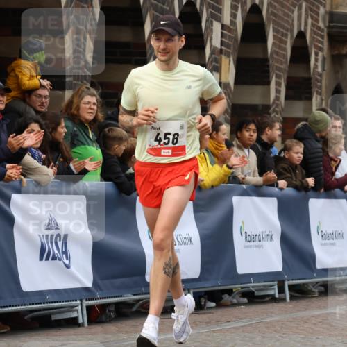 05.10.2025 - 20. swb-Marathon Bremen Strokosch-Dieckow http://msf.ph/oto/9240020 05.10.2025 12:42:22 Ziel 456, 1921 meine-sportfotos.de