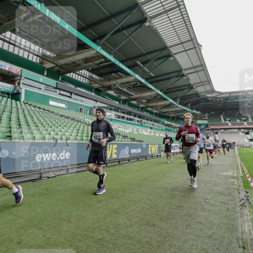 05.10.2025 - 20. swb-Marathon Bremen Michael Burmester http://msf.ph/oto/9240035 05.10.2025 13:04:48 Laufen im Stadion 100, 190, 199, 406, 421, 470, 490, 607, 712, 858, 924, 1012, 1061, 1080, 1132, 1404, 1455, 1478, 1480, 1746, 1765, 1834, 1852, 1914, 1997, 2009, 2086, 2333, 2399, 2536, 2584, 2617, 2664, 2802, 2901, 2989, 3008, 3049, 3216, 3346, 3378, 3380, 3413, 3433, 3445, 3483, 3561, 3658, 3901, 4001, 4187, 4241, 4243, 4244, 4376, 4501, 4524, 4627, 4634, 4637, 4638, 4671, 4757, 4803, 4838, 4840, 4855, 4858, 4928, 5082, 5212, 5247, 5286, 5295, 5446, 5464, 5614, 5832, 5904, 5969, 6287 meine-sportfotos.de
