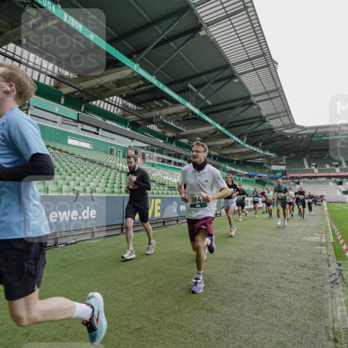 05.10.2025 - 20. swb-Marathon Bremen Michael Burmester http://msf.ph/oto/9240073 05.10.2025 13:04:51 Laufen im Stadion 100, 190, 199, 406, 421, 470, 490, 607, 712, 858, 924, 1012, 1061, 1080, 1132, 1404, 1455, 1478, 1480, 1746, 1765, 1834, 1852, 1914, 1997, 2009, 2086, 2333, 2399, 2536, 2584, 2604, 2617, 2664, 2802, 2901, 2989, 3008, 3049, 3216, 3346, 3378, 3380, 3413, 3433, 3445, 3483, 3561, 3658, 3799, 3901, 4001, 4055, 4187, 4241, 4243, 4244, 4376, 4501, 4627, 4634, 4671, 4757, 4803, 4838, 4840, 4855, 4858, 4928, 5082, 5247, 5286, 5295, 5446, 5464, 5614, 5832, 5904, 5969 meine-sportfotos.de