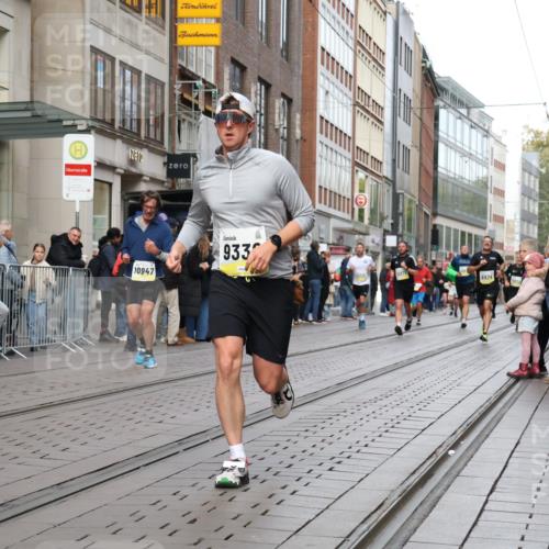 05.10.2025 - 20. swb-Marathon Bremen Strokosch-Dieckow http://msf.ph/oto/9240095 05.10.2025 10:47:17 Ziel 9244, 9339, 9377, 9924, 10062, 10073, 10319, 10382, 10601, 10637, 10667, 10676, 10850, 10875, 10929, 10947, 10951, 11244, 11330, 11409, 11498, 11708, 11742, 9244, 9339, 9377, 9924, 10062, 10073, 10319, 10382, 10601, 10637, 10667, 10676, 10850, 10875, 10929, 10947, 10951, 11244, 11330, 11409, 11498, 11708, 11742 meine-sportfotos.de