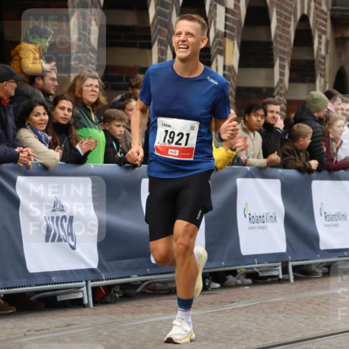 05.10.2025 - 20. swb-Marathon Bremen Strokosch-Dieckow http://msf.ph/oto/9240097 05.10.2025 12:42:24 Ziel 456, 1921 meine-sportfotos.de
