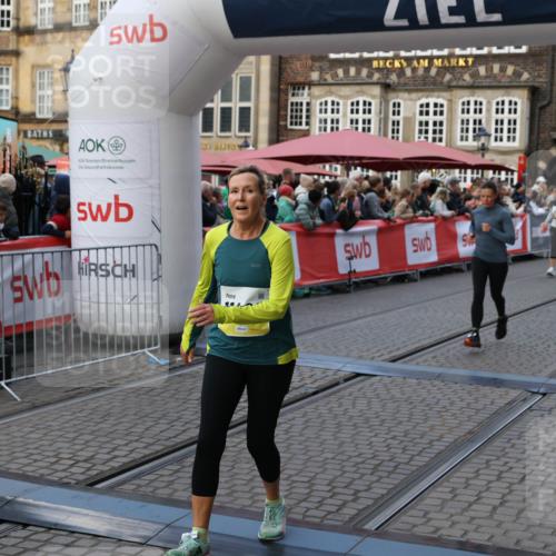05.10.2025 - 20. swb-Marathon Bremen Yannick Fuchs http://msf.ph/oto/9240099 05.10.2025 11:08:12 Ziel 8123, 9557, 9617, 10365, 10782, 10783, 11309, 11490, 11677 meine-sportfotos.de