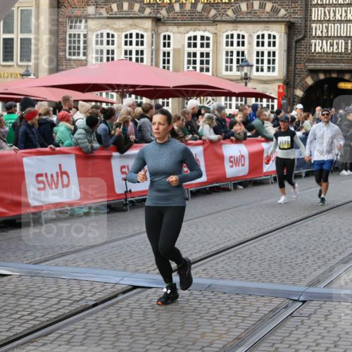 05.10.2025 - 20. swb-Marathon Bremen Yannick Fuchs http://msf.ph/oto/9240128 05.10.2025 11:08:13 Ziel 8123, 9557, 9599, 9617, 9874, 10125, 10365, 11309, 11490, 11677 meine-sportfotos.de