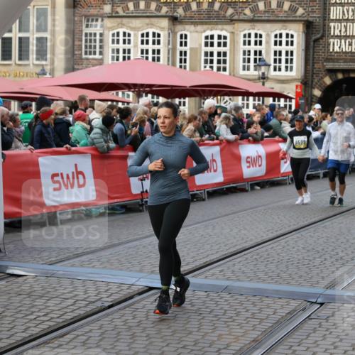 05.10.2025 - 20. swb-Marathon Bremen Yannick Fuchs http://msf.ph/oto/9240144 05.10.2025 11:08:13 Ziel 8123, 9557, 9599, 9617, 9874, 10125, 10365, 11309, 11490, 11677 meine-sportfotos.de