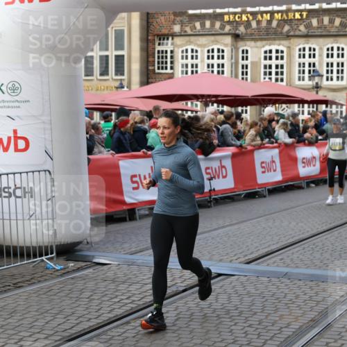 05.10.2025 - 20. swb-Marathon Bremen Yannick Fuchs http://msf.ph/oto/9240171 05.10.2025 11:08:13 Ziel 8123, 9557, 9599, 9617, 9874, 10125, 10365, 11309, 11490, 11677 meine-sportfotos.de
