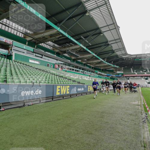 05.10.2025 - 20. swb-Marathon Bremen Michael Burmester http://msf.ph/oto/9240172 05.10.2025 13:05:00 Laufen im Stadion 100, 190, 199, 406, 421, 470, 490, 607, 678, 712, 858, 924, 1012, 1061, 1132, 1404, 1455, 1478, 1480, 1545, 1746, 1765, 1834, 1840, 1867, 1990, 2009, 2086, 2190, 2333, 2399, 2536, 2584, 2604, 2617, 2664, 2802, 2901, 2935, 2989, 3008, 3025, 3049, 3216, 3346, 3378, 3380, 3413, 3433, 3445, 3483, 3561, 3658, 3799, 3901, 4001, 4055, 4187, 4207, 4241, 4243, 4244, 4376, 4501, 4627, 4634, 4671, 4757, 4803, 4838, 4855, 4858, 4928, 5082, 5247, 5286, 5295, 5446, 5464, 5614, 5904 meine-sportfotos.de