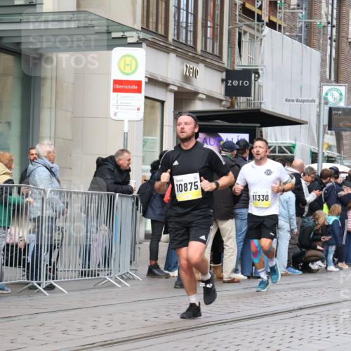 05.10.2025 - 20. swb-Marathon Bremen Strokosch-Dieckow http://msf.ph/oto/9240186 05.10.2025 10:47:21 Ziel 9339, 9377, 9924, 9929, 10062, 10073, 10319, 10382, 10601, 10676, 10850, 10875, 10929, 10947, 11244, 11330, 11409, 11708, 9339, 9377, 9924, 9929, 10062, 10073, 10319, 10382, 10601, 10676, 10850, 10875, 10929, 10947, 11244, 11330, 11409, 11708 meine-sportfotos.de