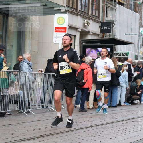 05.10.2025 - 20. swb-Marathon Bremen Strokosch-Dieckow http://msf.ph/oto/9240198 05.10.2025 10:47:21 Ziel 9339, 9377, 9924, 9929, 10062, 10073, 10319, 10382, 10601, 10676, 10850, 10875, 10929, 10947, 11244, 11330, 11409, 11708, 9339, 9377, 9924, 9929, 10062, 10073, 10319, 10382, 10601, 10676, 10850, 10875, 10929, 10947, 11244, 11330, 11409, 11708 meine-sportfotos.de