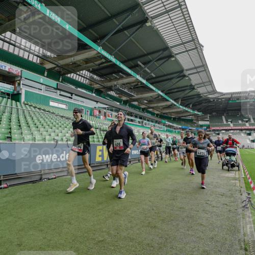 05.10.2025 - 20. swb-Marathon Bremen Michael Burmester http://msf.ph/oto/9240207 05.10.2025 13:05:04 Laufen im Stadion 190, 199, 406, 421, 490, 607, 678, 712, 858, 924, 1012, 1061, 1132, 1228, 1404, 1455, 1480, 1545, 1746, 1765, 1834, 1840, 1867, 1990, 2009, 2058, 2086, 2190, 2399, 2536, 2584, 2604, 2664, 2802, 2901, 2935, 2989, 3008, 3025, 3049, 3216, 3346, 3378, 3380, 3413, 3433, 3445, 3483, 3561, 3658, 3799, 3901, 4001, 4055, 4187, 4207, 4241, 4243, 4244, 4326, 4376, 4501, 4627, 4634, 4665, 4671, 4757, 4838, 4855, 4858, 4892, 5082, 5247, 5286, 5295, 5446, 5464, 5614, 5904, 6283 meine-sportfotos.de