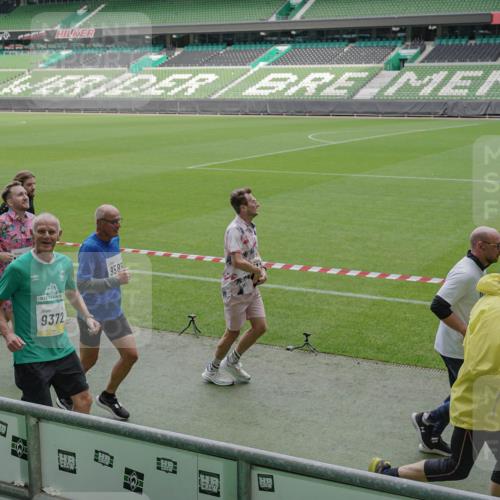05.10.2025 - 20. swb-Marathon Bremen Michael Burmester http://msf.ph/oto/9240241 05.10.2025 10:34:32 Laufen im Stadion 7101, 7147, 7215, 9219, 9266, 9292, 9309, 9314, 9372, 9430, 9472, 9489, 9521, 9540, 9547, 9585, 9591, 9669, 9672, 9714, 9719, 9720, 9766, 9783, 9797, 9820, 9844, 9847, 9872, 9881, 9882, 9902, 9925, 9932, 9943, 9947, 9952, 9981, 10003, 10005, 10009, 10015, 10024, 10028, 10069, 10080, 10088, 10107, 10111, 10116, 10178, 10191, 10195, 10196, 10200, 10231, 10260, 10261, 10285, 10329, 10341, 10397, 10398, 10408, 10424, 10466, 10527, 10590, 10641, 10645, 10648, 10653, 9529 meine-sportfotos.de