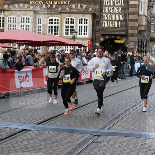 05.10.2025 - 20. swb-Marathon Bremen Yannick Fuchs http://msf.ph/oto/9240253 05.10.2025 11:08:14 Ziel 9557, 9599, 9617, 9874, 10125, 10365, 11309, 11490, 11677 meine-sportfotos.de